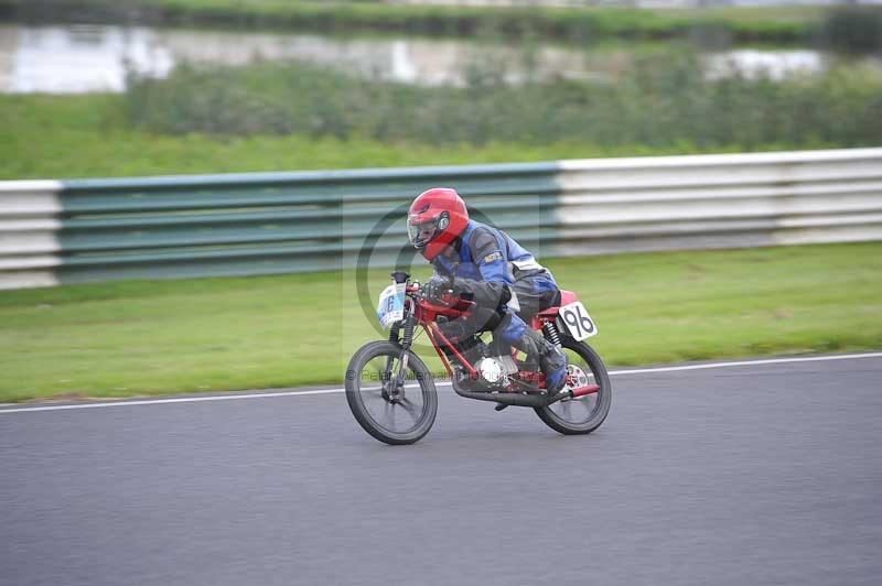 Mallory park Leicestershire;Mallory park photographs;Motorcycle action photographs;classic bikes;event digital images;eventdigitalimages;mallory park;no limits trackday;peter wileman photography;vintage bikes;vintage motorcycles;vmcc festival 1000 bikes