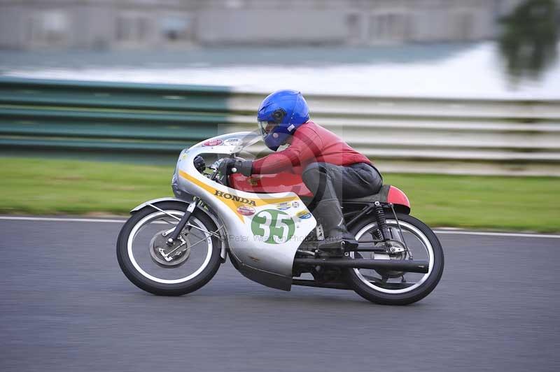 Mallory park Leicestershire;Mallory park photographs;Motorcycle action photographs;classic bikes;event digital images;eventdigitalimages;mallory park;no limits trackday;peter wileman photography;vintage bikes;vintage motorcycles;vmcc festival 1000 bikes