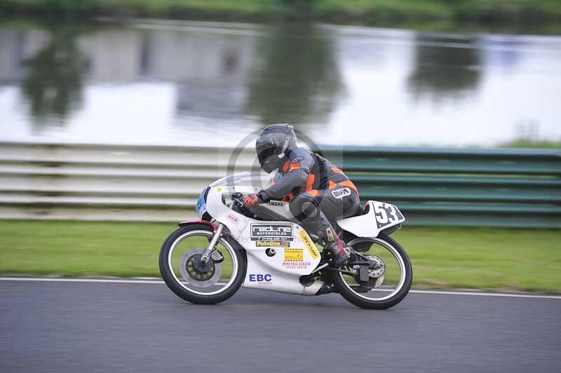 Mallory park Leicestershire;Mallory park photographs;Motorcycle action photographs;classic bikes;event digital images;eventdigitalimages;mallory park;no limits trackday;peter wileman photography;vintage bikes;vintage motorcycles;vmcc festival 1000 bikes
