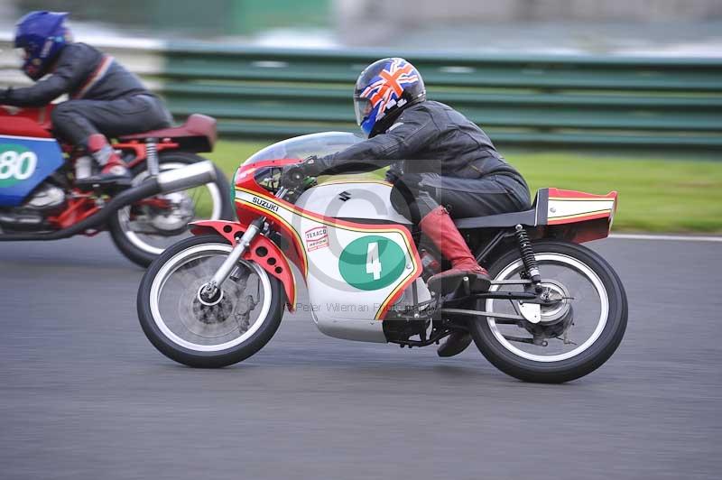Mallory park Leicestershire;Mallory park photographs;Motorcycle action photographs;classic bikes;event digital images;eventdigitalimages;mallory park;no limits trackday;peter wileman photography;vintage bikes;vintage motorcycles;vmcc festival 1000 bikes