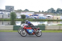 Mallory-park-Leicestershire;Mallory-park-photographs;Motorcycle-action-photographs;classic-bikes;event-digital-images;eventdigitalimages;mallory-park;no-limits-trackday;peter-wileman-photography;vintage-bikes;vintage-motorcycles;vmcc-festival-1000-bikes