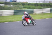 Mallory-park-Leicestershire;Mallory-park-photographs;Motorcycle-action-photographs;classic-bikes;event-digital-images;eventdigitalimages;mallory-park;no-limits-trackday;peter-wileman-photography;vintage-bikes;vintage-motorcycles;vmcc-festival-1000-bikes