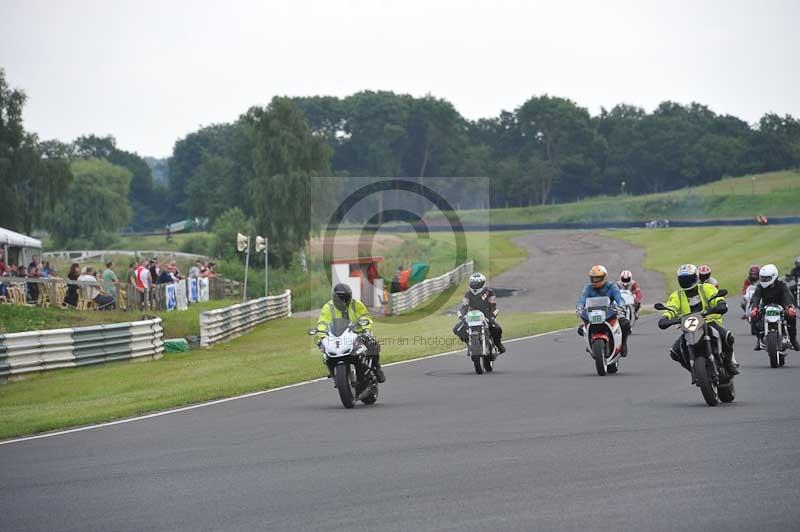 Mallory park Leicestershire;Mallory park photographs;Motorcycle action photographs;classic bikes;event digital images;eventdigitalimages;mallory park;no limits trackday;peter wileman photography;vintage bikes;vintage motorcycles;vmcc festival 1000 bikes
