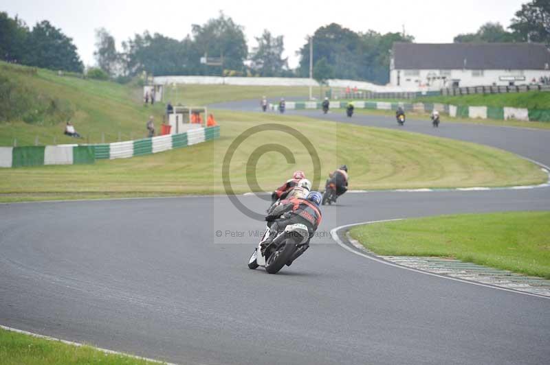 Mallory park Leicestershire;Mallory park photographs;Motorcycle action photographs;classic bikes;event digital images;eventdigitalimages;mallory park;no limits trackday;peter wileman photography;vintage bikes;vintage motorcycles;vmcc festival 1000 bikes