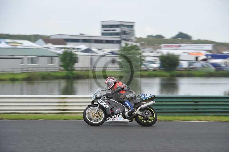 Mallory park Leicestershire;Mallory park photographs;Motorcycle action photographs;classic bikes;event digital images;eventdigitalimages;mallory park;no limits trackday;peter wileman photography;vintage bikes;vintage motorcycles;vmcc festival 1000 bikes