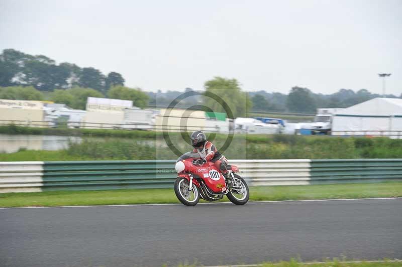 Mallory park Leicestershire;Mallory park photographs;Motorcycle action photographs;classic bikes;event digital images;eventdigitalimages;mallory park;no limits trackday;peter wileman photography;vintage bikes;vintage motorcycles;vmcc festival 1000 bikes