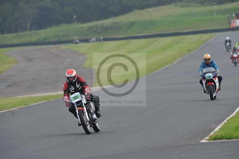 Mallory park Leicestershire;Mallory park photographs;Motorcycle action photographs;classic bikes;event digital images;eventdigitalimages;mallory park;no limits trackday;peter wileman photography;vintage bikes;vintage motorcycles;vmcc festival 1000 bikes