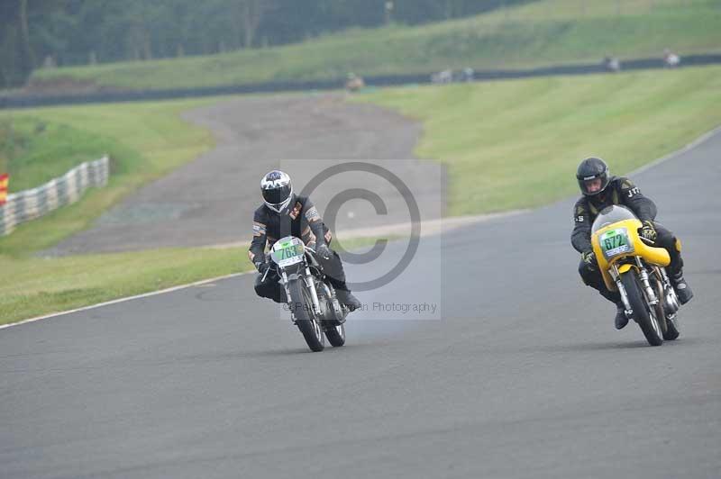 Mallory park Leicestershire;Mallory park photographs;Motorcycle action photographs;classic bikes;event digital images;eventdigitalimages;mallory park;no limits trackday;peter wileman photography;vintage bikes;vintage motorcycles;vmcc festival 1000 bikes