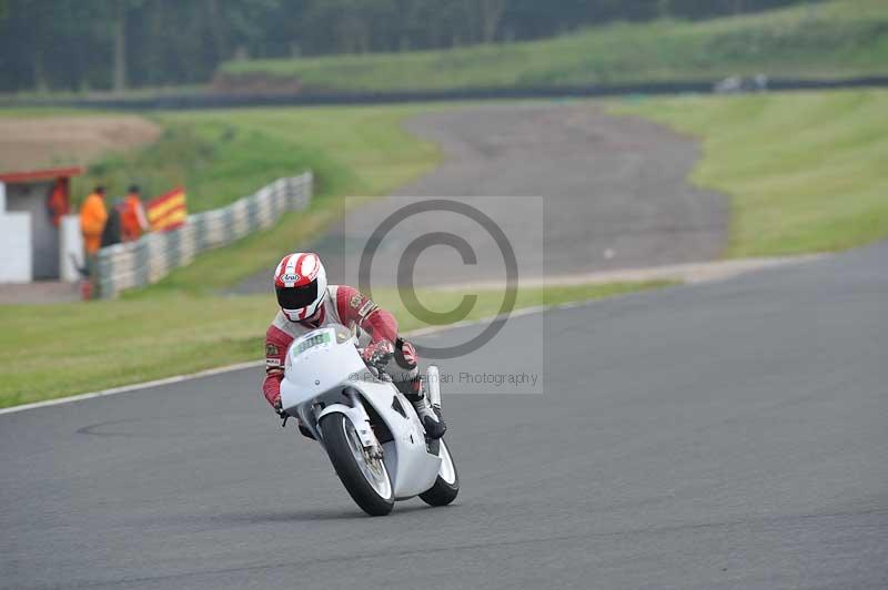 Mallory park Leicestershire;Mallory park photographs;Motorcycle action photographs;classic bikes;event digital images;eventdigitalimages;mallory park;no limits trackday;peter wileman photography;vintage bikes;vintage motorcycles;vmcc festival 1000 bikes