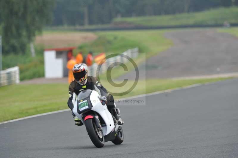 Mallory park Leicestershire;Mallory park photographs;Motorcycle action photographs;classic bikes;event digital images;eventdigitalimages;mallory park;no limits trackday;peter wileman photography;vintage bikes;vintage motorcycles;vmcc festival 1000 bikes
