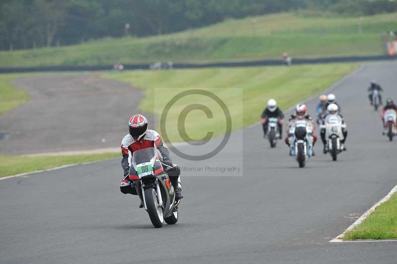 Mallory park Leicestershire;Mallory park photographs;Motorcycle action photographs;classic bikes;event digital images;eventdigitalimages;mallory park;no limits trackday;peter wileman photography;vintage bikes;vintage motorcycles;vmcc festival 1000 bikes