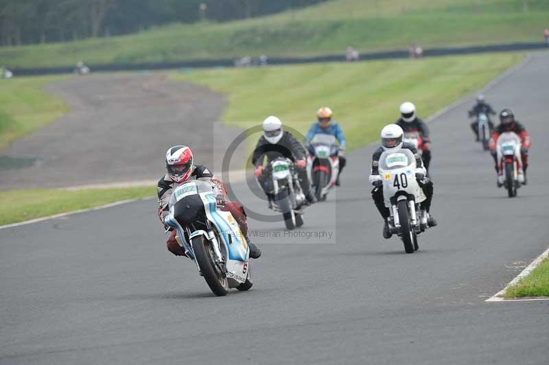 Mallory park Leicestershire;Mallory park photographs;Motorcycle action photographs;classic bikes;event digital images;eventdigitalimages;mallory park;no limits trackday;peter wileman photography;vintage bikes;vintage motorcycles;vmcc festival 1000 bikes