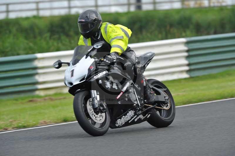 Mallory park Leicestershire;Mallory park photographs;Motorcycle action photographs;classic bikes;event digital images;eventdigitalimages;mallory park;no limits trackday;peter wileman photography;vintage bikes;vintage motorcycles;vmcc festival 1000 bikes