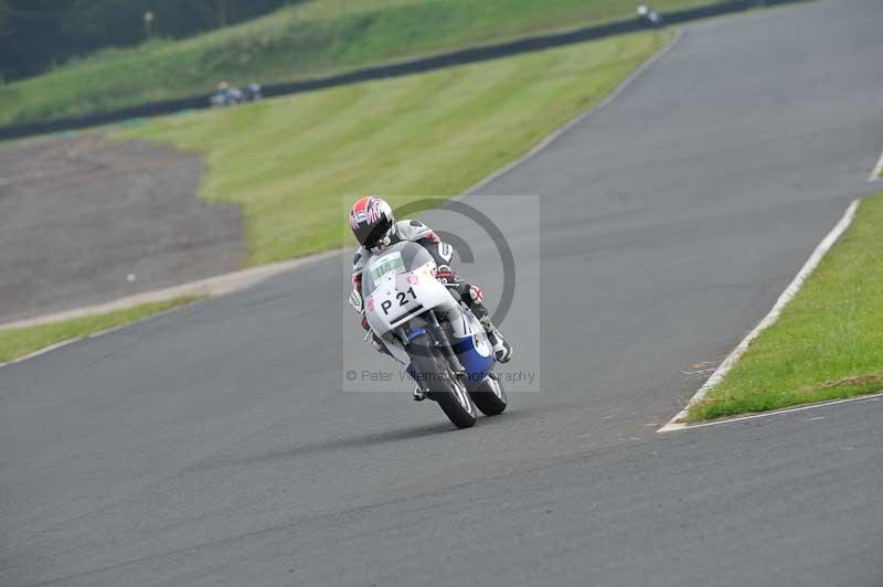 Mallory park Leicestershire;Mallory park photographs;Motorcycle action photographs;classic bikes;event digital images;eventdigitalimages;mallory park;no limits trackday;peter wileman photography;vintage bikes;vintage motorcycles;vmcc festival 1000 bikes