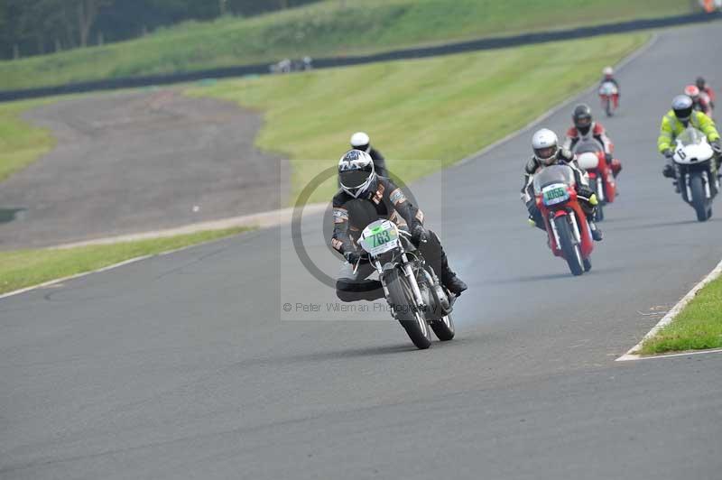 Mallory park Leicestershire;Mallory park photographs;Motorcycle action photographs;classic bikes;event digital images;eventdigitalimages;mallory park;no limits trackday;peter wileman photography;vintage bikes;vintage motorcycles;vmcc festival 1000 bikes