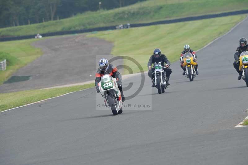 Mallory park Leicestershire;Mallory park photographs;Motorcycle action photographs;classic bikes;event digital images;eventdigitalimages;mallory park;no limits trackday;peter wileman photography;vintage bikes;vintage motorcycles;vmcc festival 1000 bikes