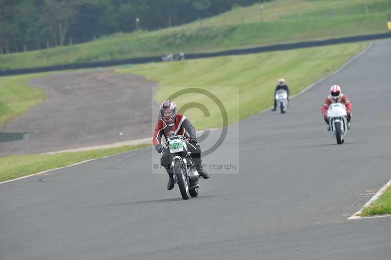 Mallory park Leicestershire;Mallory park photographs;Motorcycle action photographs;classic bikes;event digital images;eventdigitalimages;mallory park;no limits trackday;peter wileman photography;vintage bikes;vintage motorcycles;vmcc festival 1000 bikes