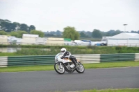 Mallory-park-Leicestershire;Mallory-park-photographs;Motorcycle-action-photographs;classic-bikes;event-digital-images;eventdigitalimages;mallory-park;no-limits-trackday;peter-wileman-photography;vintage-bikes;vintage-motorcycles;vmcc-festival-1000-bikes