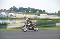 Mallory-park-Leicestershire;Mallory-park-photographs;Motorcycle-action-photographs;classic-bikes;event-digital-images;eventdigitalimages;mallory-park;no-limits-trackday;peter-wileman-photography;vintage-bikes;vintage-motorcycles;vmcc-festival-1000-bikes