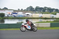 Mallory-park-Leicestershire;Mallory-park-photographs;Motorcycle-action-photographs;classic-bikes;event-digital-images;eventdigitalimages;mallory-park;no-limits-trackday;peter-wileman-photography;vintage-bikes;vintage-motorcycles;vmcc-festival-1000-bikes