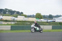 Mallory-park-Leicestershire;Mallory-park-photographs;Motorcycle-action-photographs;classic-bikes;event-digital-images;eventdigitalimages;mallory-park;no-limits-trackday;peter-wileman-photography;vintage-bikes;vintage-motorcycles;vmcc-festival-1000-bikes