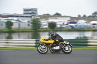 Mallory-park-Leicestershire;Mallory-park-photographs;Motorcycle-action-photographs;classic-bikes;event-digital-images;eventdigitalimages;mallory-park;no-limits-trackday;peter-wileman-photography;vintage-bikes;vintage-motorcycles;vmcc-festival-1000-bikes