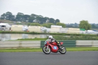Mallory-park-Leicestershire;Mallory-park-photographs;Motorcycle-action-photographs;classic-bikes;event-digital-images;eventdigitalimages;mallory-park;no-limits-trackday;peter-wileman-photography;vintage-bikes;vintage-motorcycles;vmcc-festival-1000-bikes