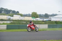 Mallory-park-Leicestershire;Mallory-park-photographs;Motorcycle-action-photographs;classic-bikes;event-digital-images;eventdigitalimages;mallory-park;no-limits-trackday;peter-wileman-photography;vintage-bikes;vintage-motorcycles;vmcc-festival-1000-bikes