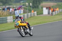 Mallory-park-Leicestershire;Mallory-park-photographs;Motorcycle-action-photographs;classic-bikes;event-digital-images;eventdigitalimages;mallory-park;no-limits-trackday;peter-wileman-photography;vintage-bikes;vintage-motorcycles;vmcc-festival-1000-bikes