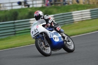 Mallory-park-Leicestershire;Mallory-park-photographs;Motorcycle-action-photographs;classic-bikes;event-digital-images;eventdigitalimages;mallory-park;no-limits-trackday;peter-wileman-photography;vintage-bikes;vintage-motorcycles;vmcc-festival-1000-bikes