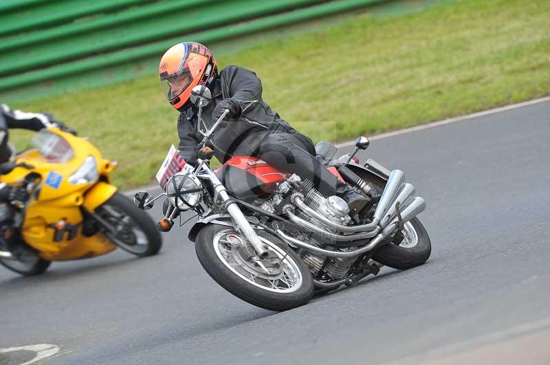 Mallory park Leicestershire;Mallory park photographs;Motorcycle action photographs;classic bikes;event digital images;eventdigitalimages;mallory park;no limits trackday;peter wileman photography;vintage bikes;vintage motorcycles;vmcc festival 1000 bikes