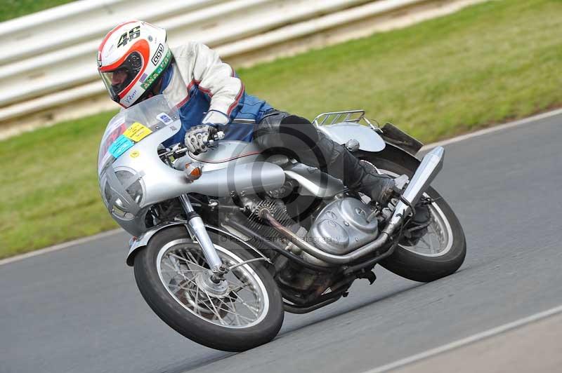 Mallory park Leicestershire;Mallory park photographs;Motorcycle action photographs;classic bikes;event digital images;eventdigitalimages;mallory park;no limits trackday;peter wileman photography;vintage bikes;vintage motorcycles;vmcc festival 1000 bikes