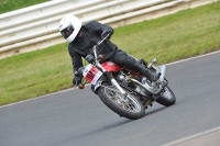 Mallory-park-Leicestershire;Mallory-park-photographs;Motorcycle-action-photographs;classic-bikes;event-digital-images;eventdigitalimages;mallory-park;no-limits-trackday;peter-wileman-photography;vintage-bikes;vintage-motorcycles;vmcc-festival-1000-bikes