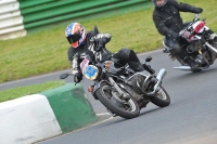 Mallory-park-Leicestershire;Mallory-park-photographs;Motorcycle-action-photographs;classic-bikes;event-digital-images;eventdigitalimages;mallory-park;no-limits-trackday;peter-wileman-photography;vintage-bikes;vintage-motorcycles;vmcc-festival-1000-bikes