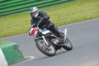 Mallory-park-Leicestershire;Mallory-park-photographs;Motorcycle-action-photographs;classic-bikes;event-digital-images;eventdigitalimages;mallory-park;no-limits-trackday;peter-wileman-photography;vintage-bikes;vintage-motorcycles;vmcc-festival-1000-bikes