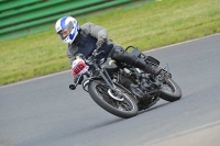 Mallory-park-Leicestershire;Mallory-park-photographs;Motorcycle-action-photographs;classic-bikes;event-digital-images;eventdigitalimages;mallory-park;no-limits-trackday;peter-wileman-photography;vintage-bikes;vintage-motorcycles;vmcc-festival-1000-bikes