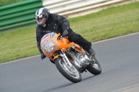 Mallory-park-Leicestershire;Mallory-park-photographs;Motorcycle-action-photographs;classic-bikes;event-digital-images;eventdigitalimages;mallory-park;no-limits-trackday;peter-wileman-photography;vintage-bikes;vintage-motorcycles;vmcc-festival-1000-bikes