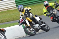 Mallory-park-Leicestershire;Mallory-park-photographs;Motorcycle-action-photographs;classic-bikes;event-digital-images;eventdigitalimages;mallory-park;no-limits-trackday;peter-wileman-photography;vintage-bikes;vintage-motorcycles;vmcc-festival-1000-bikes