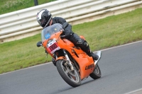 Mallory-park-Leicestershire;Mallory-park-photographs;Motorcycle-action-photographs;classic-bikes;event-digital-images;eventdigitalimages;mallory-park;no-limits-trackday;peter-wileman-photography;vintage-bikes;vintage-motorcycles;vmcc-festival-1000-bikes