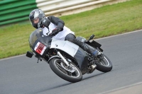 Mallory-park-Leicestershire;Mallory-park-photographs;Motorcycle-action-photographs;classic-bikes;event-digital-images;eventdigitalimages;mallory-park;no-limits-trackday;peter-wileman-photography;vintage-bikes;vintage-motorcycles;vmcc-festival-1000-bikes