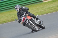 Mallory-park-Leicestershire;Mallory-park-photographs;Motorcycle-action-photographs;classic-bikes;event-digital-images;eventdigitalimages;mallory-park;no-limits-trackday;peter-wileman-photography;vintage-bikes;vintage-motorcycles;vmcc-festival-1000-bikes