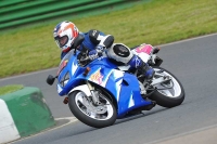 Mallory-park-Leicestershire;Mallory-park-photographs;Motorcycle-action-photographs;classic-bikes;event-digital-images;eventdigitalimages;mallory-park;no-limits-trackday;peter-wileman-photography;vintage-bikes;vintage-motorcycles;vmcc-festival-1000-bikes