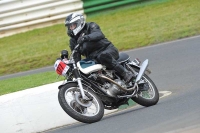 Mallory-park-Leicestershire;Mallory-park-photographs;Motorcycle-action-photographs;classic-bikes;event-digital-images;eventdigitalimages;mallory-park;no-limits-trackday;peter-wileman-photography;vintage-bikes;vintage-motorcycles;vmcc-festival-1000-bikes