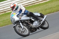 Mallory-park-Leicestershire;Mallory-park-photographs;Motorcycle-action-photographs;classic-bikes;event-digital-images;eventdigitalimages;mallory-park;no-limits-trackday;peter-wileman-photography;vintage-bikes;vintage-motorcycles;vmcc-festival-1000-bikes