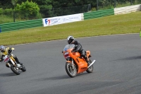 Mallory-park-Leicestershire;Mallory-park-photographs;Motorcycle-action-photographs;classic-bikes;event-digital-images;eventdigitalimages;mallory-park;no-limits-trackday;peter-wileman-photography;vintage-bikes;vintage-motorcycles;vmcc-festival-1000-bikes