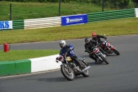 Mallory-park-Leicestershire;Mallory-park-photographs;Motorcycle-action-photographs;classic-bikes;event-digital-images;eventdigitalimages;mallory-park;no-limits-trackday;peter-wileman-photography;vintage-bikes;vintage-motorcycles;vmcc-festival-1000-bikes