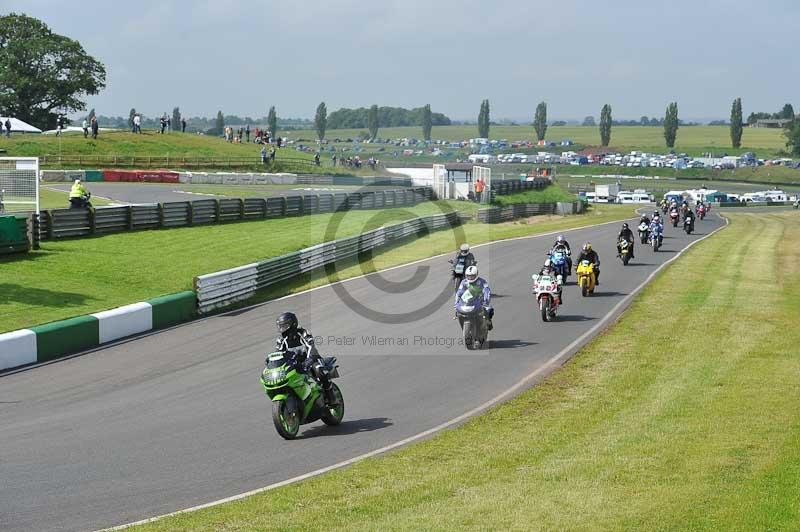 Mallory park Leicestershire;Mallory park photographs;Motorcycle action photographs;classic bikes;event digital images;eventdigitalimages;mallory park;no limits trackday;peter wileman photography;vintage bikes;vintage motorcycles;vmcc festival 1000 bikes