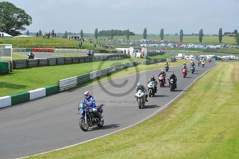 Mallory park Leicestershire;Mallory park photographs;Motorcycle action photographs;classic bikes;event digital images;eventdigitalimages;mallory park;no limits trackday;peter wileman photography;vintage bikes;vintage motorcycles;vmcc festival 1000 bikes