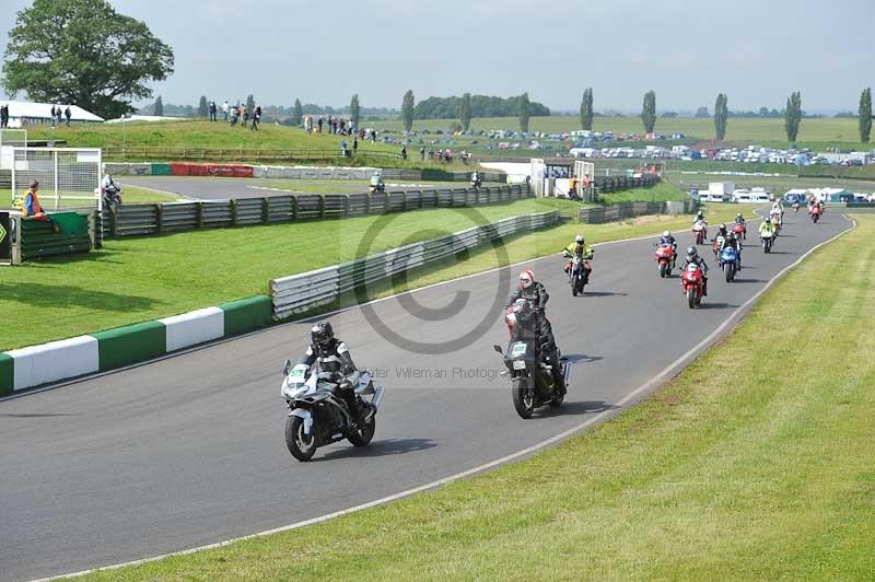 Mallory park Leicestershire;Mallory park photographs;Motorcycle action photographs;classic bikes;event digital images;eventdigitalimages;mallory park;no limits trackday;peter wileman photography;vintage bikes;vintage motorcycles;vmcc festival 1000 bikes