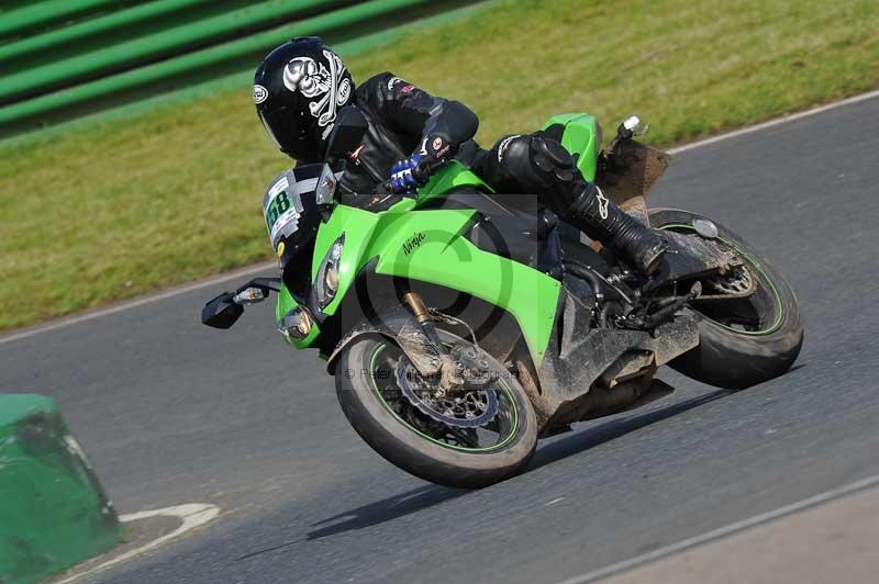 Mallory park Leicestershire;Mallory park photographs;Motorcycle action photographs;classic bikes;event digital images;eventdigitalimages;mallory park;no limits trackday;peter wileman photography;vintage bikes;vintage motorcycles;vmcc festival 1000 bikes